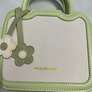 Small square cross bag contrasting colors